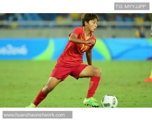 足球明星王霜精彩射门瞬间回顾展现她的足球魅力与实力